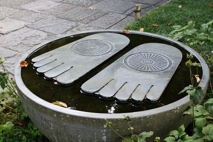 長谷寺　大仏の足